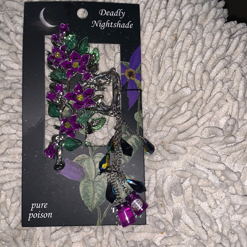 Thorn&Fable deadly nightshade hair clip